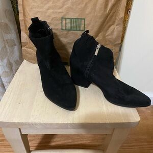 Short suede ankle boots! Only worn once!